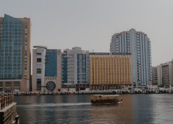 Deutsche Bank investment banking Dubai